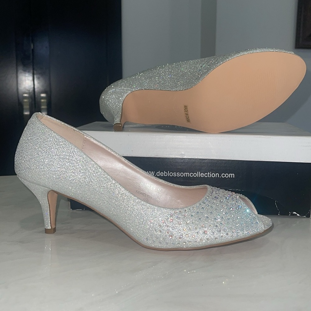 New! ✨ “De Blossom” Silver Bedazzle 🪩 Crystal Embellished Heels- Size 10 - Picture 5 of 6
